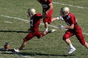 桑德罗复出未果，尤文图斯中场暂缺，尤文图斯桑切斯