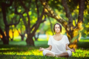 多特蒙德破门得分，带领球队取得关键胜利，多特蒙德首发门将