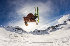 特色足球体验馆在全国多个城市陆续落地，推广全民运动，足球主题餐厅怎么样