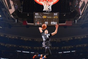 季后赛“黑马”崛起：他们如何一夜爆红？