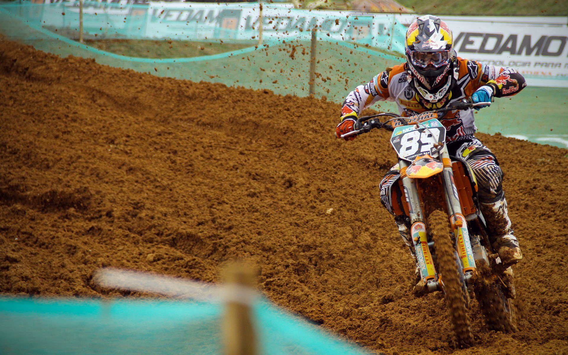 _无人机竞速赛:空中速度的全新体验_,无人机飞行比赛视频