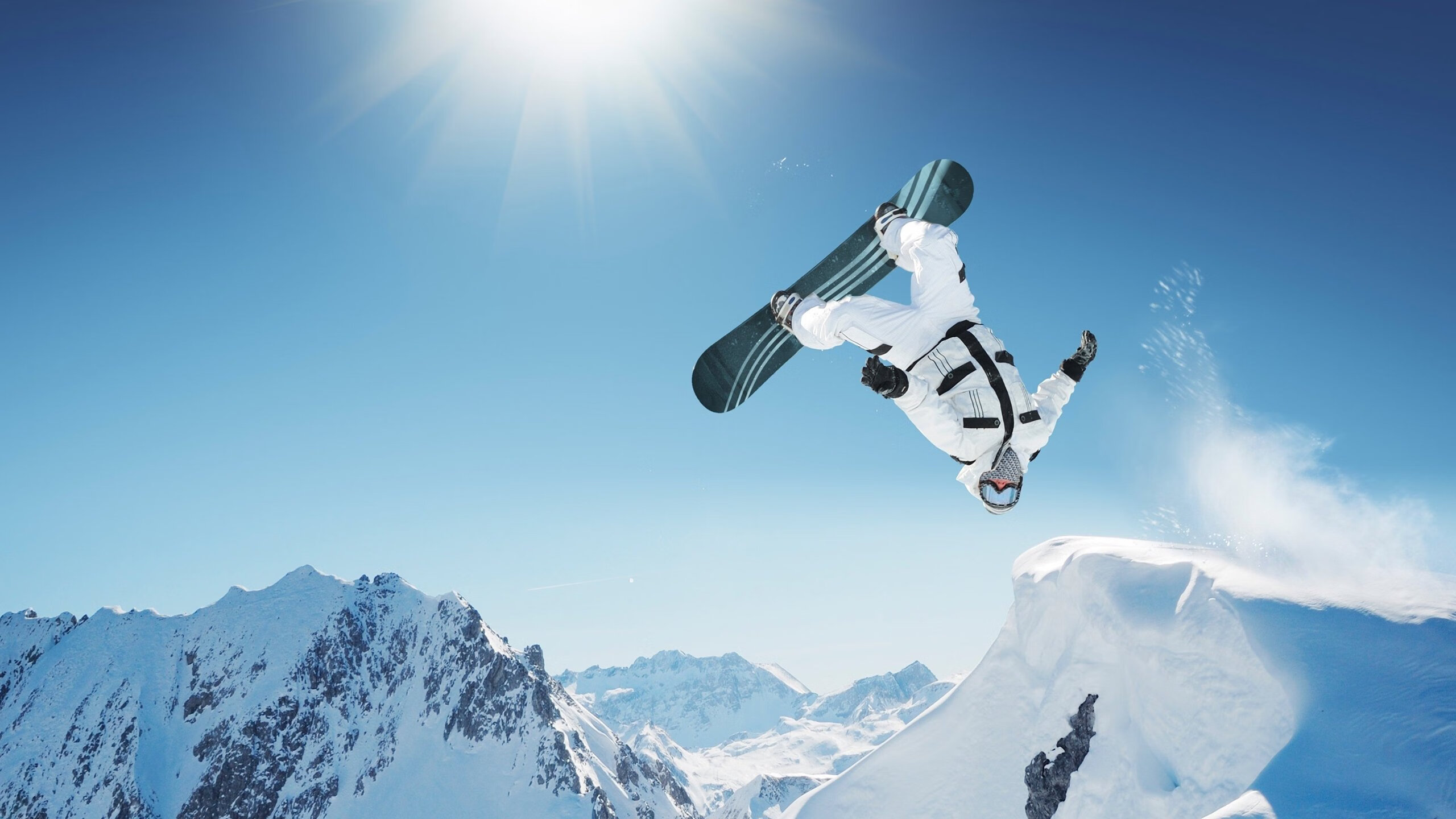 _极地冰川徒步：探索白雪皑皑的冒险之旅_，极地冰川主要在哪里